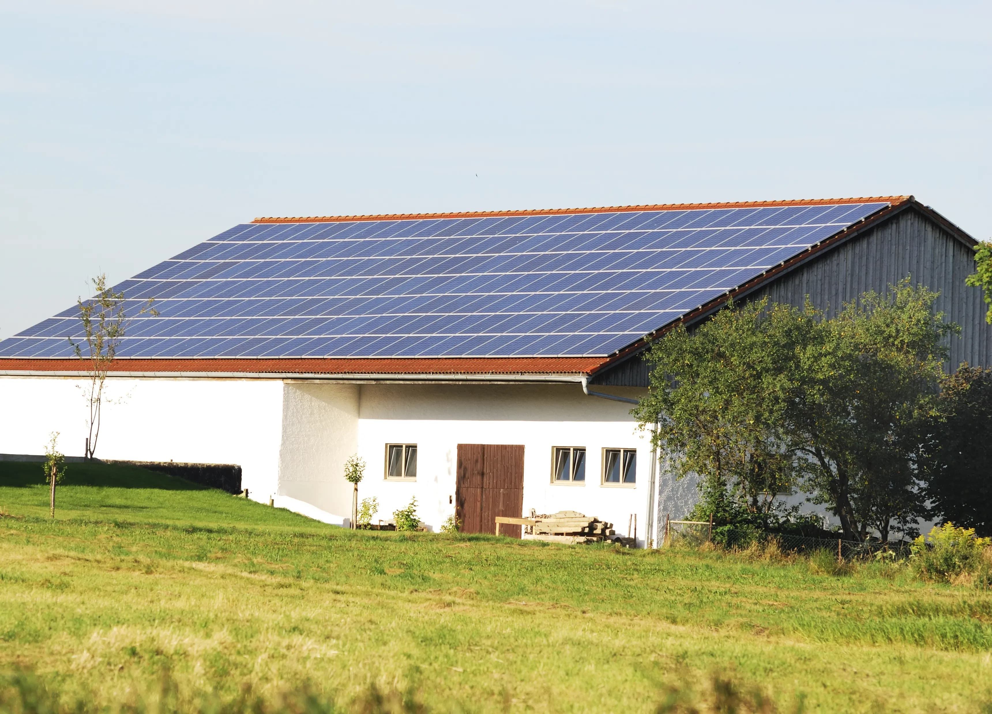 Optimera och framtidssäkra ditt lantbruk med solceller